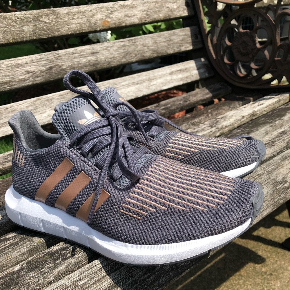 Adidas swift Run 6.5 youth running shoes